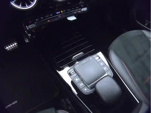 Mercedes Classe A 200 amg line — photo 21