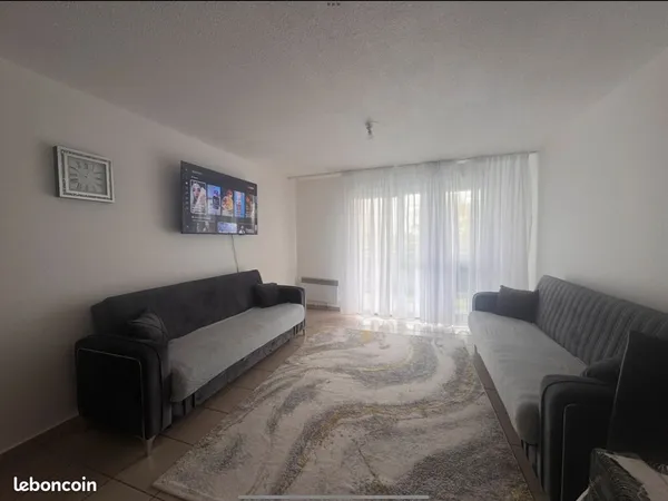 Proche métro Argoulets/Roseraie Appartement T3, 62m2 Terrasse et Parking