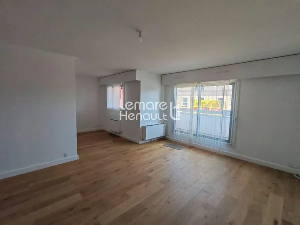 Dreux en Résidence, F4, 89.61 m², Terrasse, Parking, Cave