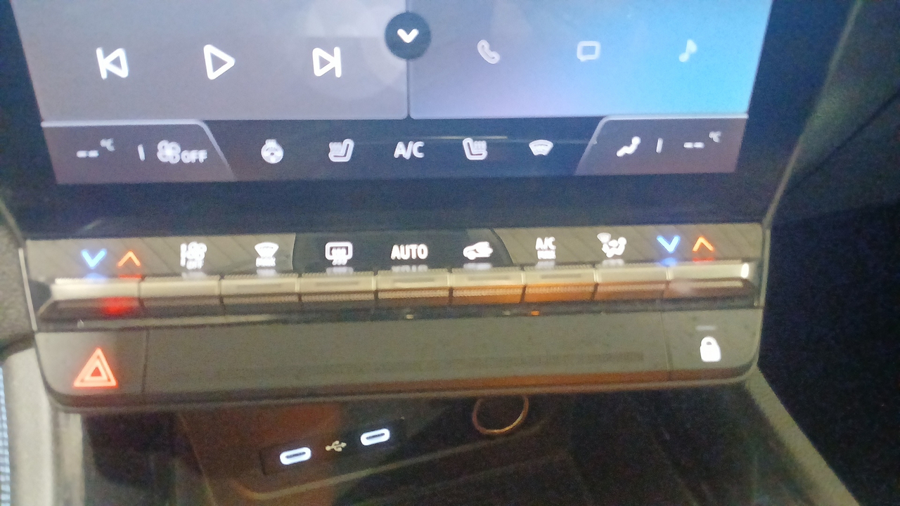 Renault Espace E-Tech hybrid 200 — photo 18