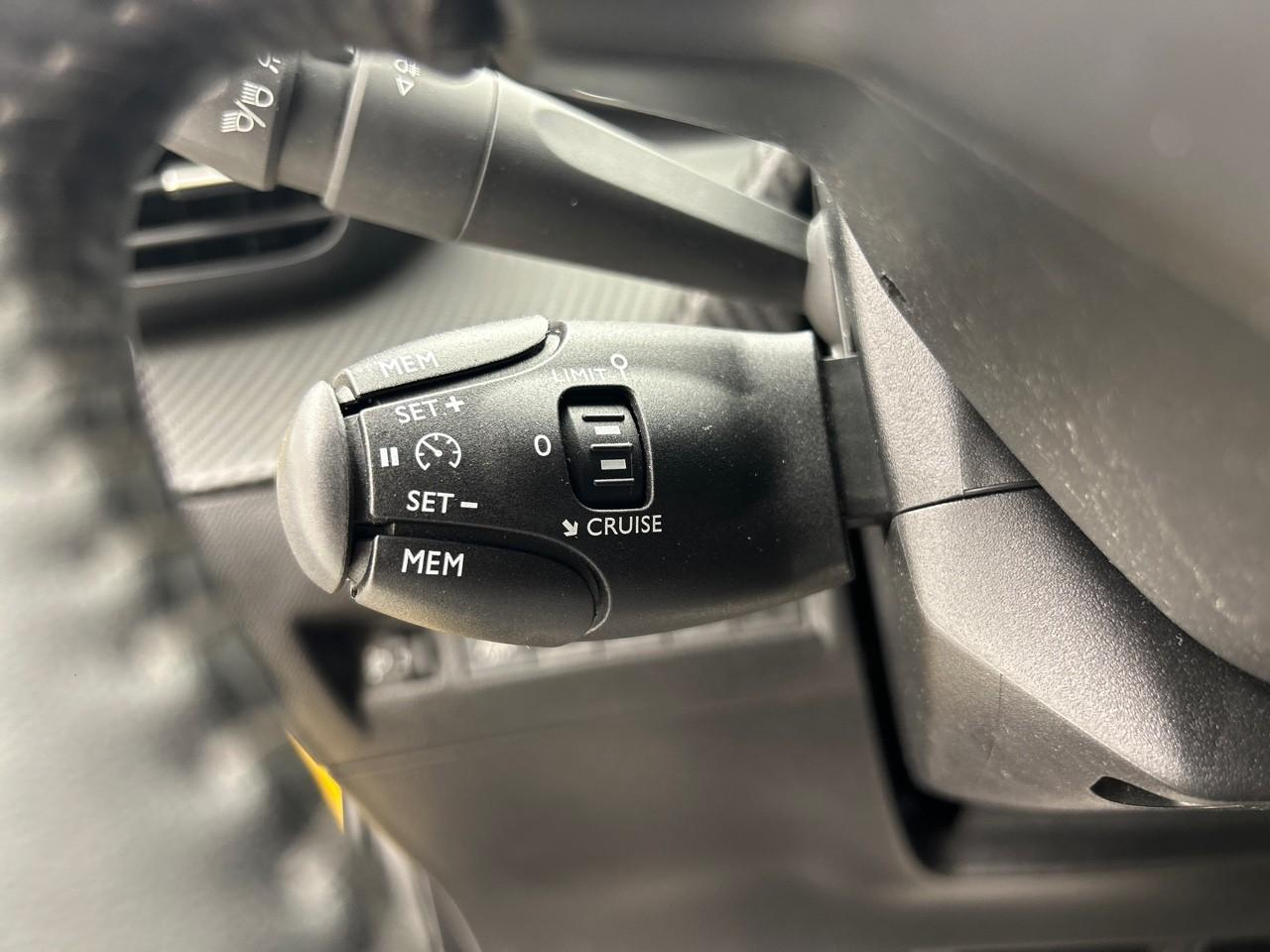 Peugeot 208 bluehdi 100 s&s bvm6 style — photo 20