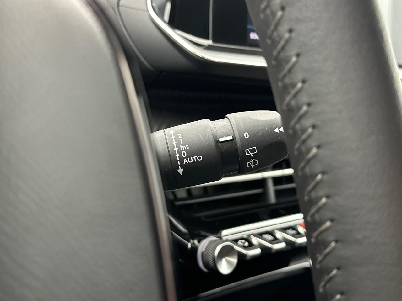 Peugeot 208 electrique 50 kwh 136ch like — photo 20