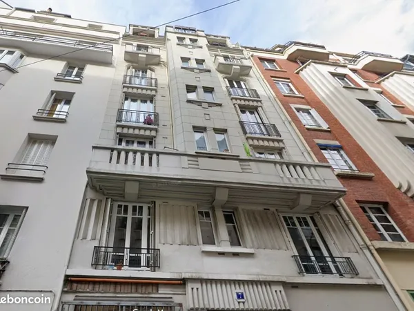 Studio 1 pièce 13 m²