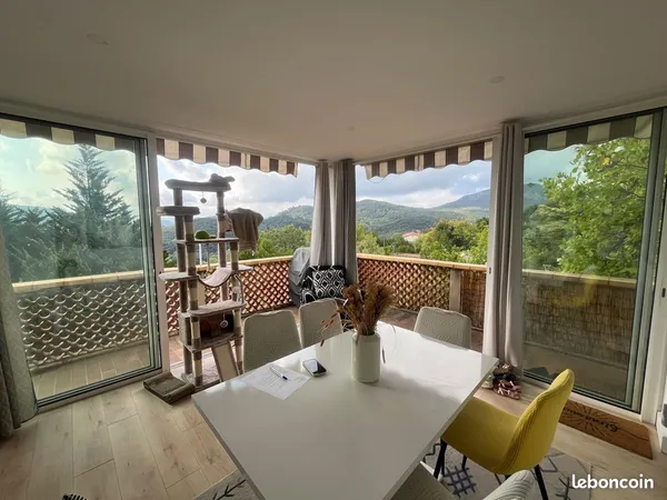 Appartement comme une maison avec terrasse et jardin