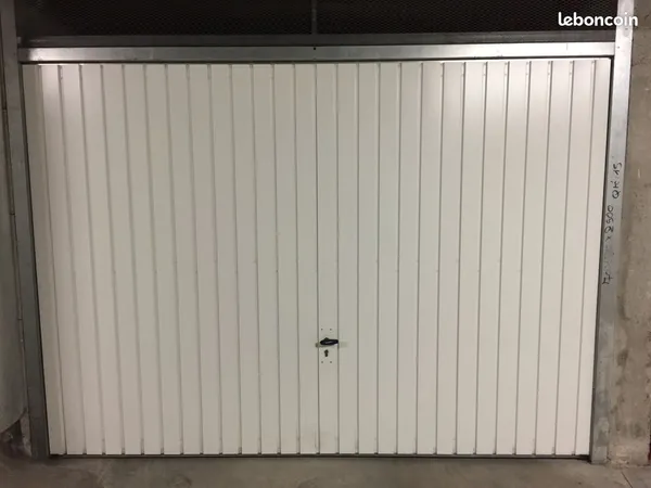 Location d'un assez Grand Box de 15m2 sur Arpajon Centre