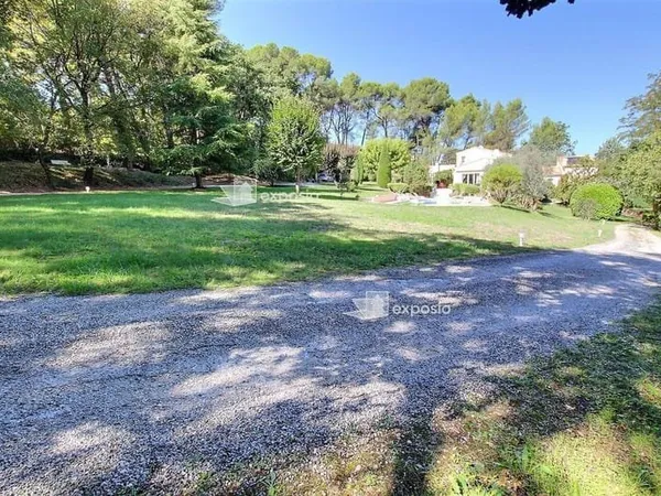 Maison 7 pièces 235 m²