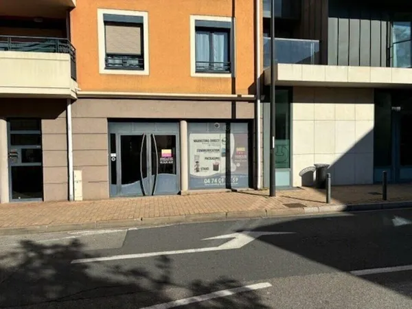Bureau 71 m²