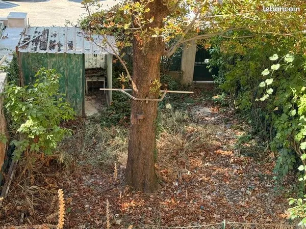 GARDANNE CENTRE VILLE Immeuble à rénover avec deux appartements dont un T2 + un T3
