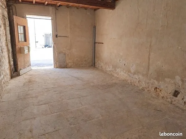 Remise saine / cave / box 32m2