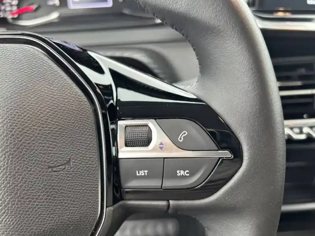 Peugeot 208 puretech 75 s&amp;s bvm5 — photo 59
