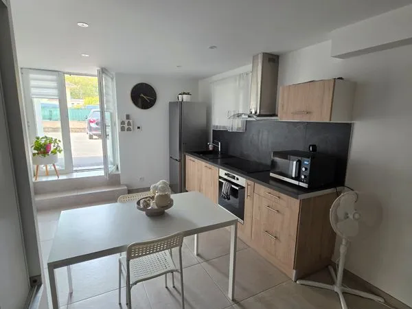 T2 meuble bissy avec parking prive