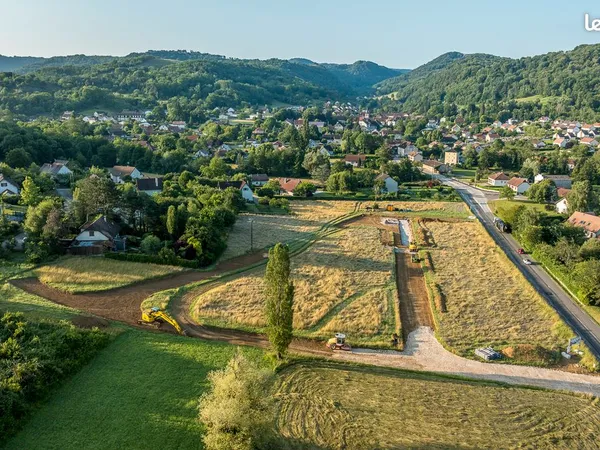 Terrain MACORNAY à 2 min. De LONS