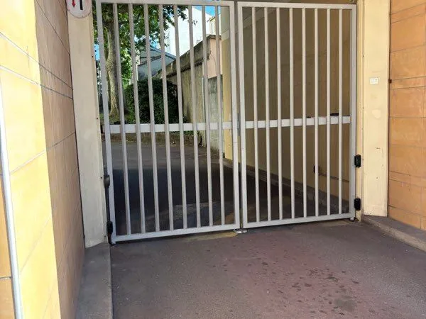 Vends 1 place de parking sous-sol proche Grandclément