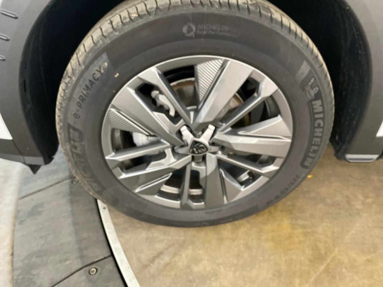 Peugeot 5008 hybrid 145 ch e-dcs6 allure — photo 11