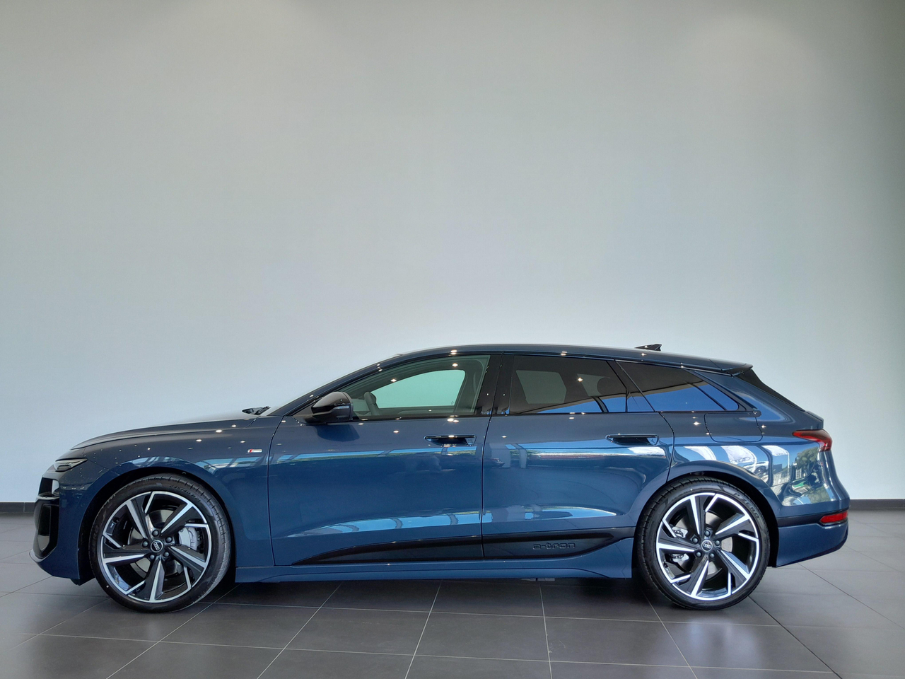 Audi A6 e-tron Avant Performance 367 ch 100 kWh — photo 2