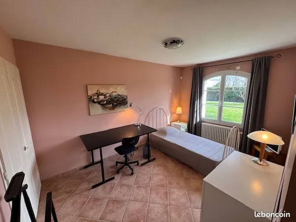 F1 MEUBLE 32 M2 + Terrasse + Parking sécurisé