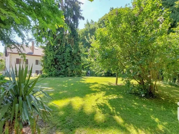 Maison 8 pièces 215 m²
