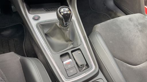 Seat Leon 1.6 TDI 116 - Xcellence – 2019 – 103470 km – Diesel – Boîte Manuelle — photo 3