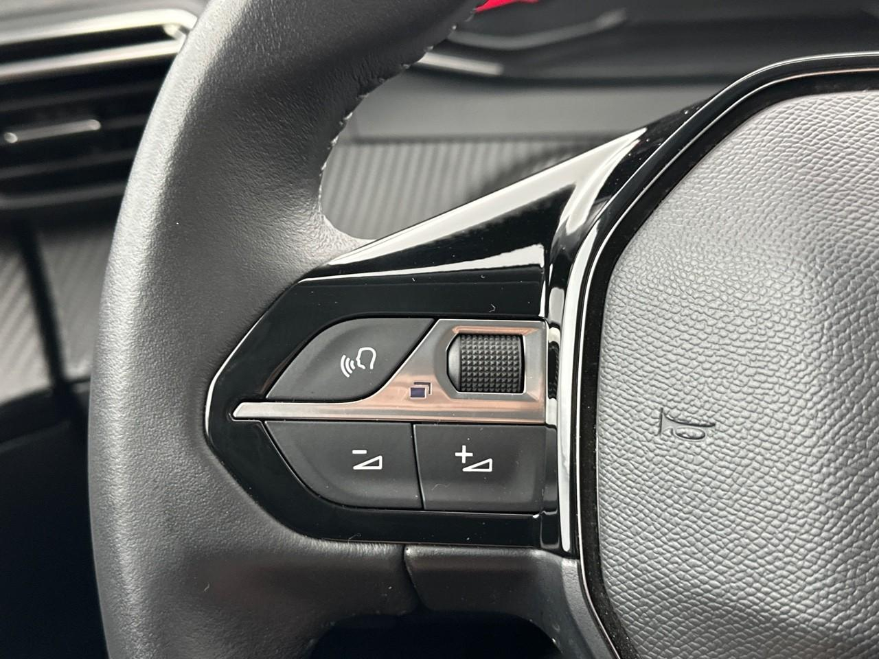 Peugeot 2008 puretech 100 s&s bvm6 style — photo 22