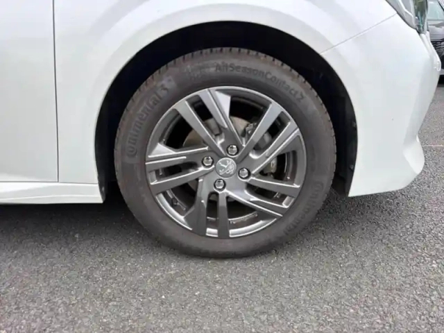Peugeot 208 puretech 75 s&amp;s bvm5 style — photo 15