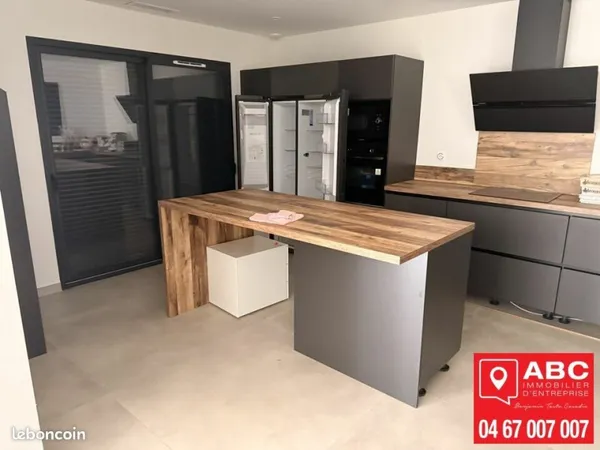 BUREAUX 347 m² MARAUSSAN