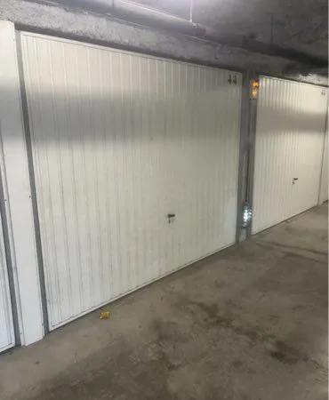 Garage / Box / Garde meuble à louer