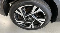 Toyota C-Hr 184h Collection 2WD E-CVT MY22 — photo 17