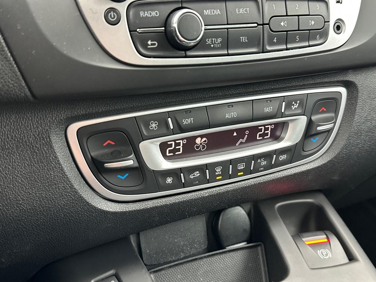 Renault Scenic tce 130 energy business — photo 24