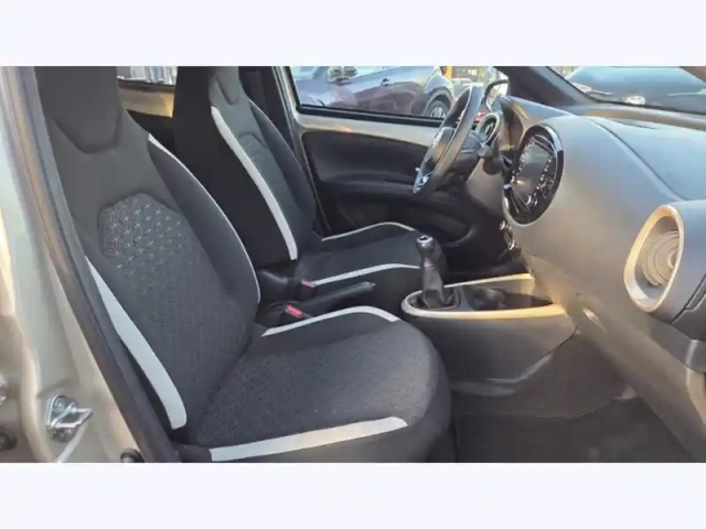 Toyota Aygo 1.0 vvt-i 72 design — photo 7