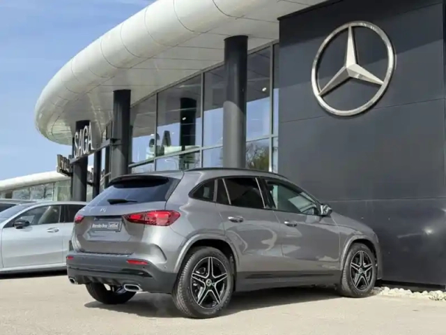 Mercedes Gla 180 amg line — photo 2