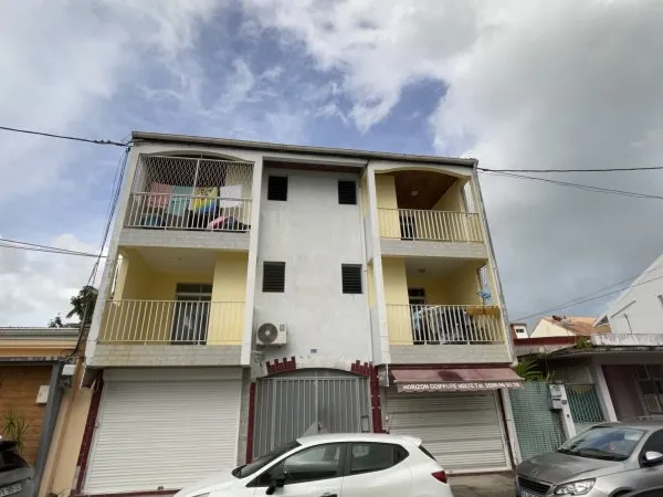 Local commercial 40 m2 - Rivière-Salée