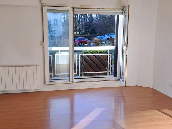 Appartement F2 46m² - 690 - Résidence Calme et bien entretenue - Garage + Cave + Balcon