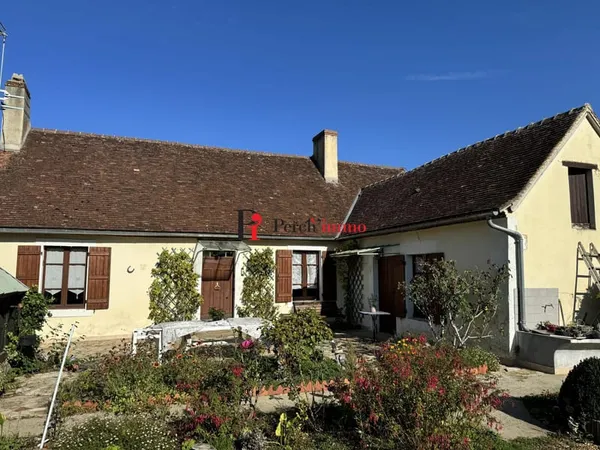 Maison ancienne 2 chambres avec dépendance à proximité imméd