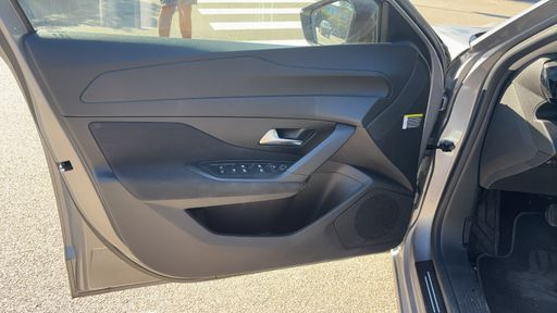Peugeot 308 1.2 PureTech 130 EAT8 - Business – 2023 – 15167 km – Essence – Boîte Automatique — photo 25