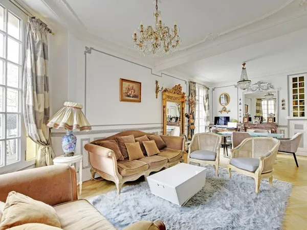 Appartement 6 pièces 148 m²