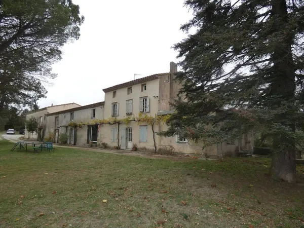 Villa 12 pièces 400 m²