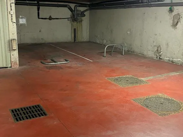 Lot de parking/box