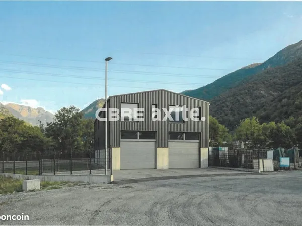LOCAL D'ACTIVITE 194 m² SAINT MARCEL