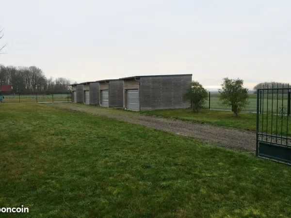 Parking/box 700 m² Bréval