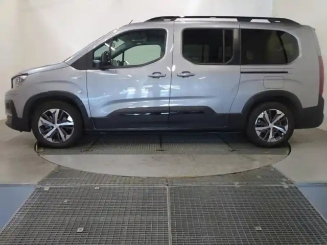 Peugeot Rifter taille xl - moteur electrique 136 ch (100 kw) automatique gt — photo 6