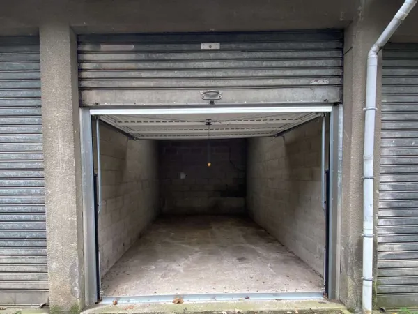 Garage/Parking