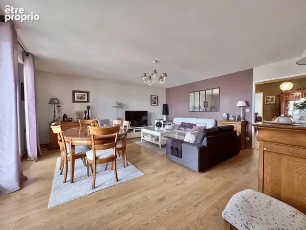 Bel appartement avec terrasse et ascenseur