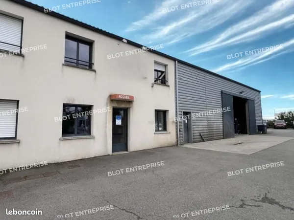 Local d'activité 300 m²