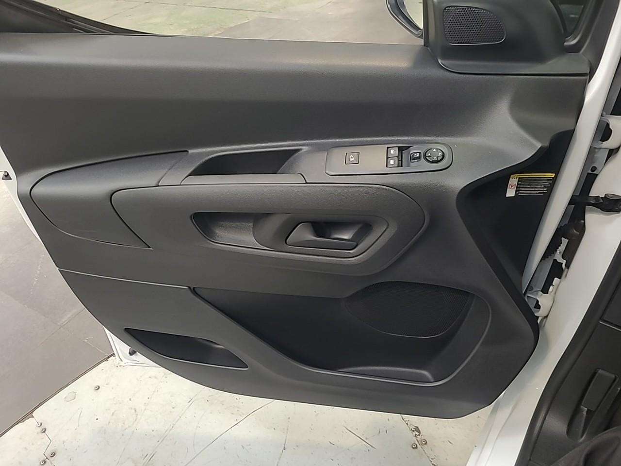 Peugeot Partner fourgon m 950 kg bluehdi 100 s&s bvm6 — photo 26