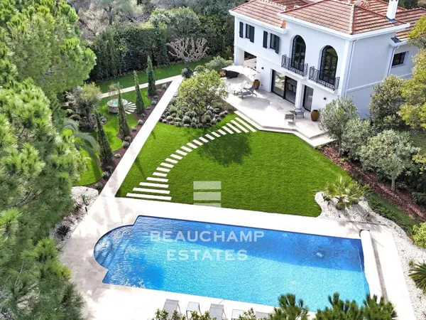 Maison 7 pièces 300 m²