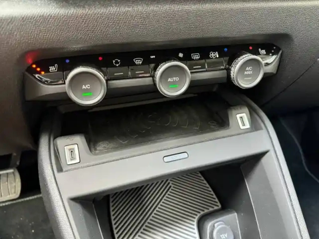 Citroën C4 e- 136 ch automatique — photo 61