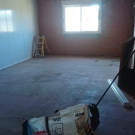 Local d’activité et entrepôt Location Lavaur  200m² 1000€