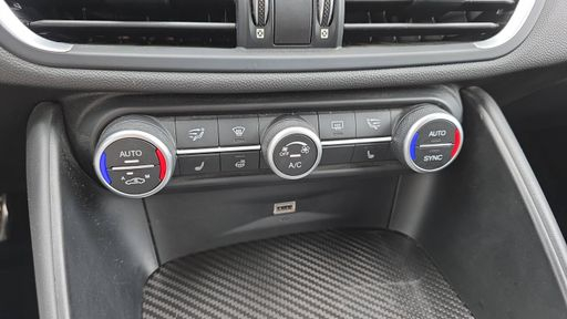 Alfa Romeo Giulia 2.2 JTD 210 Q4 AT8 - Veloce Ti – 2020 – 115288 km – Diesel – Boîte Automatique — photo 20