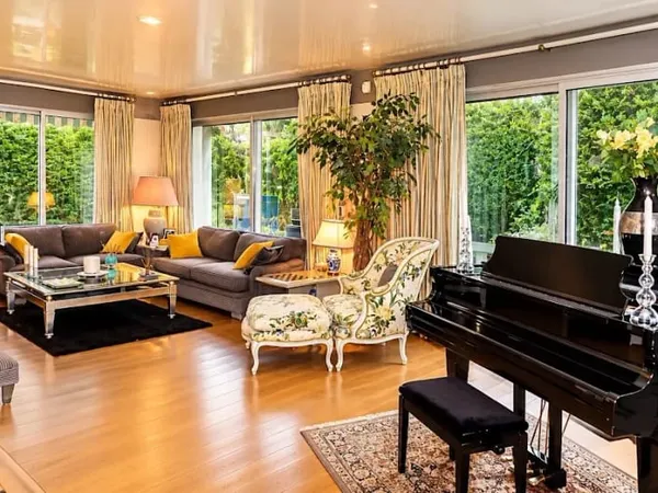 Maison 9 pièces 300 m²