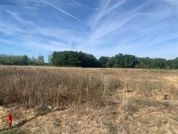 Terrain 574 m²